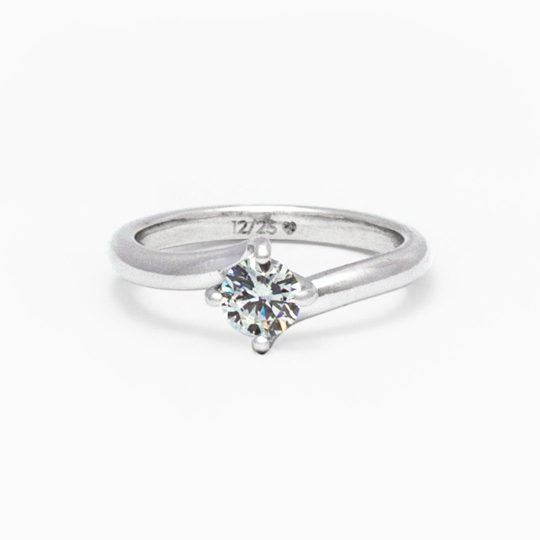 Anillo Solitario Twist